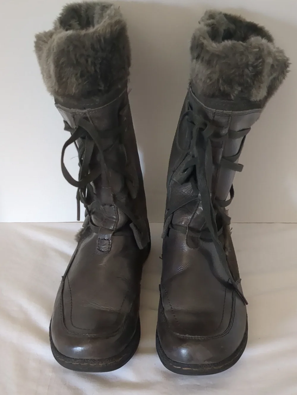 BareTraps Gray Leather, Suede & Faux Fur Lined Zip Snow Boots, 8.5 M